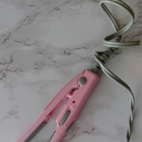 Nano Titanium by Babyliss Pro 1/2" Ceramic Straightening Iron - Travel Size! - Picture 9 of 12